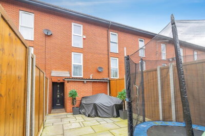 Property on Permayne, MK13 0DG