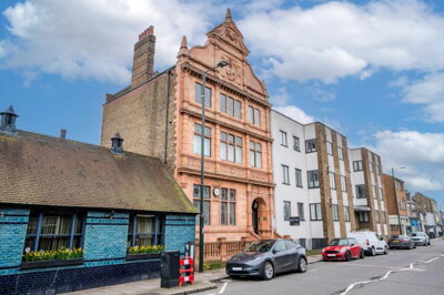 Property on High Street, KT1 4DG