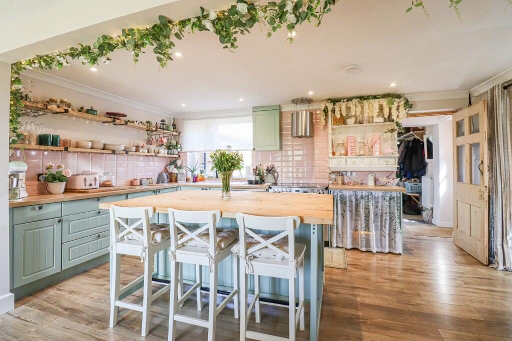 Terraced House