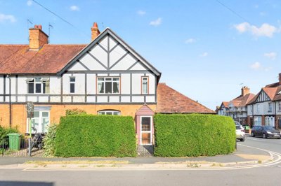 Property on Peewit Road, WR11 2NL