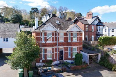 Property on TQ12 1AL