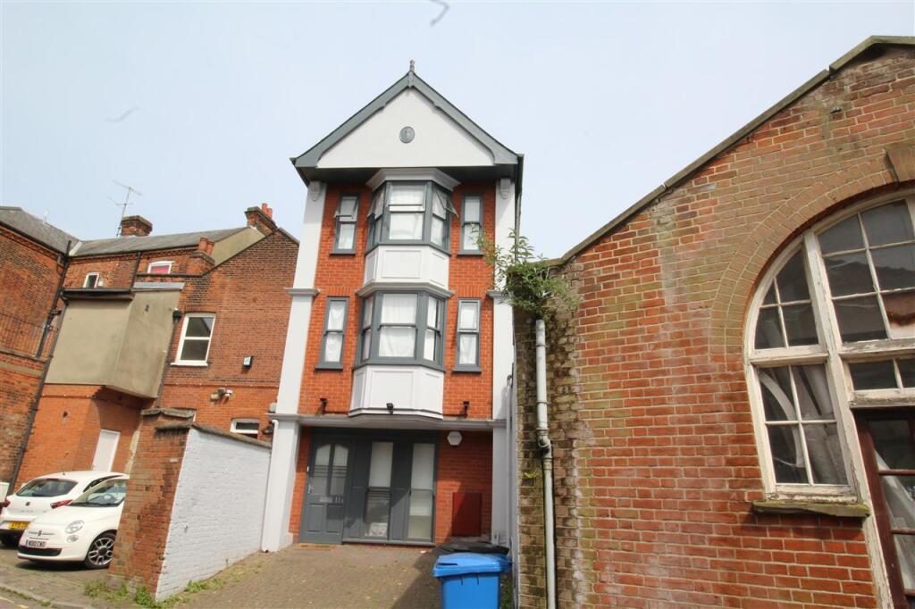 Property main image