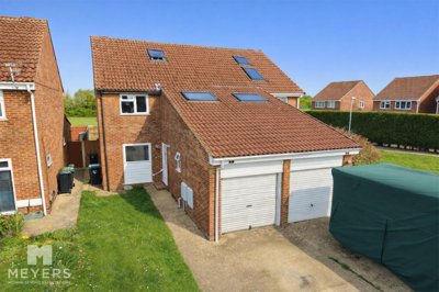 Property on Catalina Close, BH23 4JG