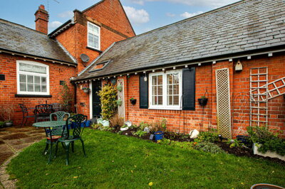 Property on Paudy Lane, LE12 8HL