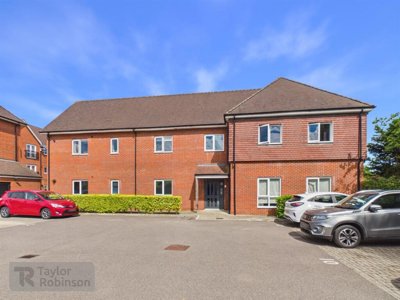 Property on RH10 1NL