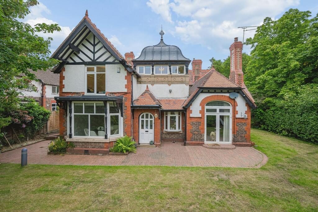 Property main image