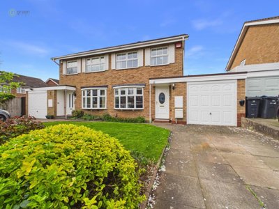 Property on Hadleigh Croft, B76 1XF