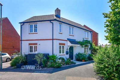 Property on Hadleigh Street, TN25 7EZ