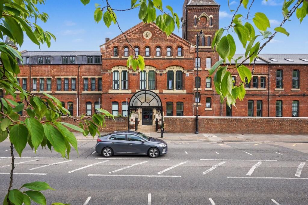 Property main image