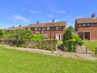 Property on Churchill Avenue, HP21 8EP