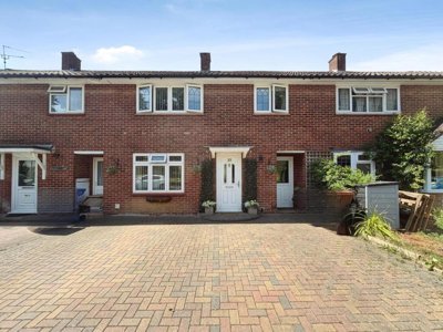Property on Priestwood Avenue, RG42 1UH
