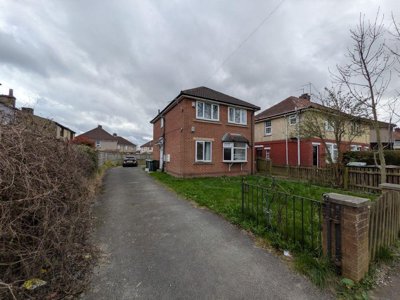 Property on Griffe Head Road, BD12 8QP