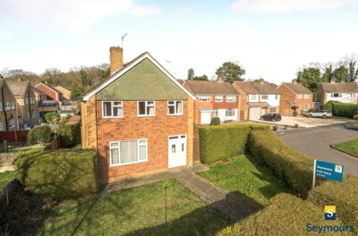 Property on Broad Street, GU3 3AQ