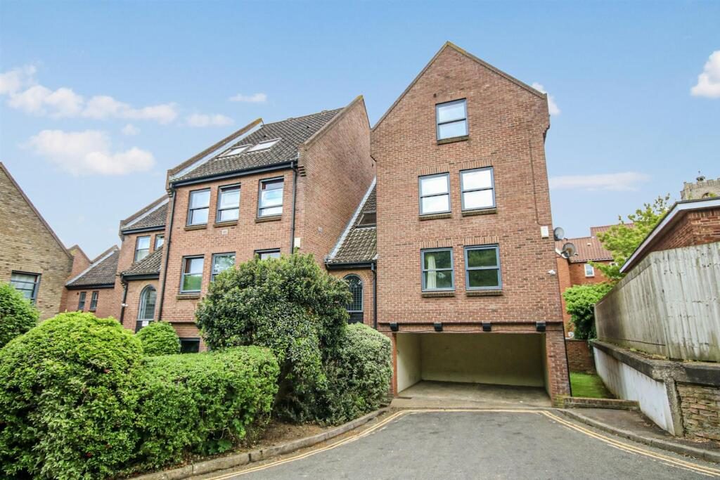 Property main image
