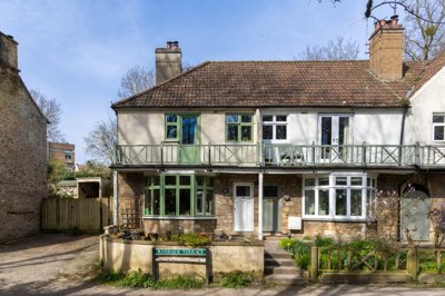 Property on Willow Vale, BA11 1BQ