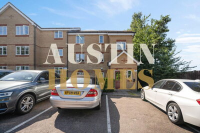 Property on Pickard Close, N14 6JE