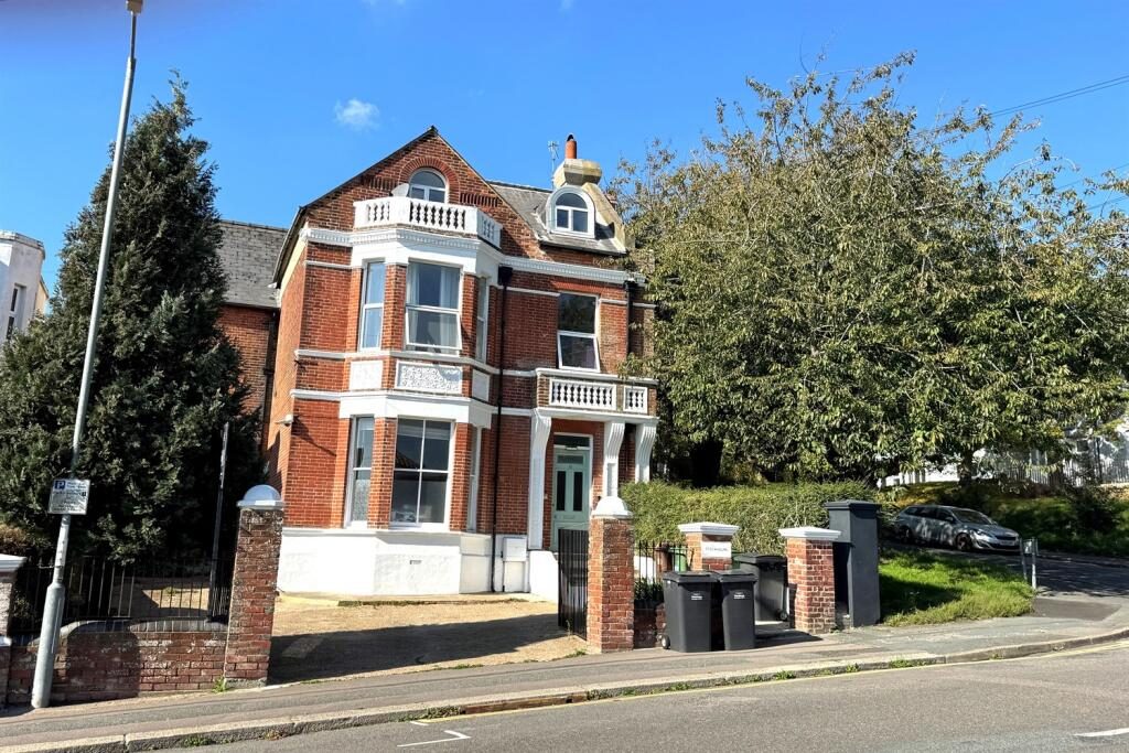 Property main image