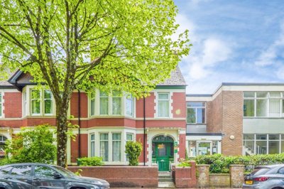 Property on Albany Road, CF24 3RW