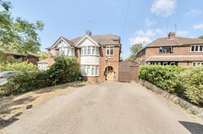 Property on Beech Lane, RG6 5QD