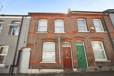 Property on Hampton Road, LU4 8AP