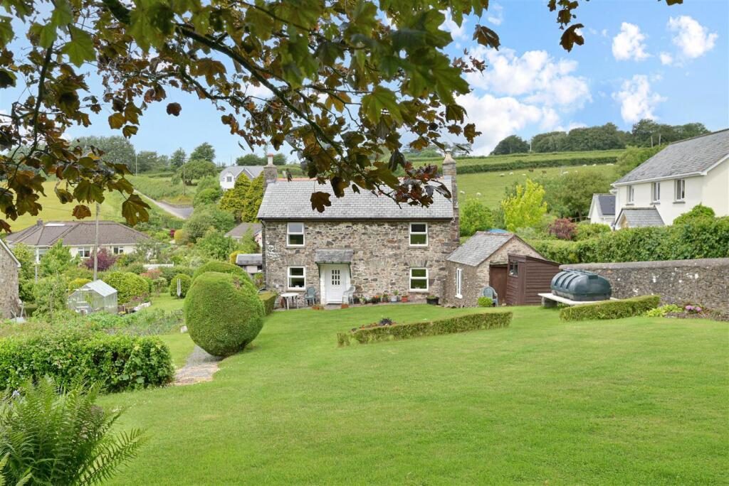 Property main image
