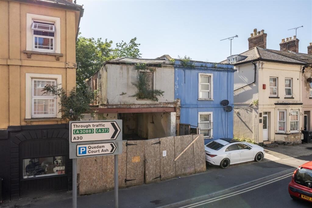 Property main image