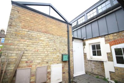 Property on BR5 3HQ