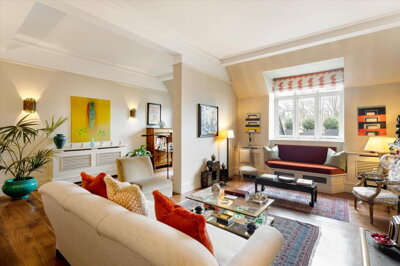 Property on Hyde Park Gate, SW7 5DS