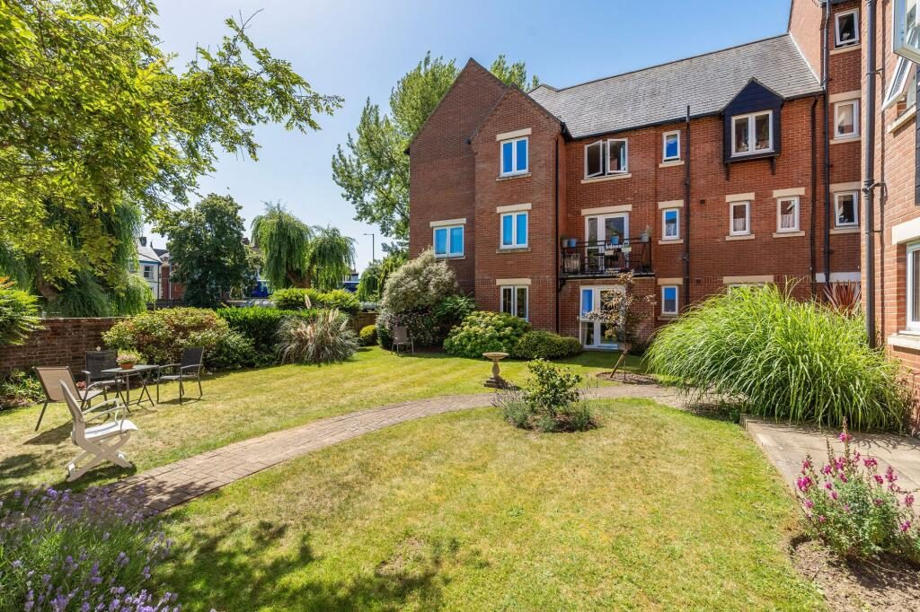 Property main image