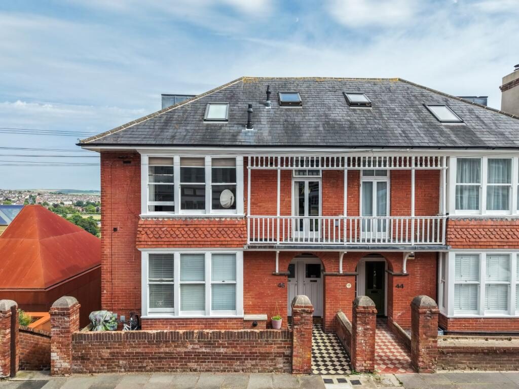 Property main image