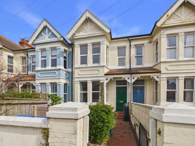 Property on BN11 2NF