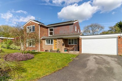 Property on Eastergate, HP9 1TQ