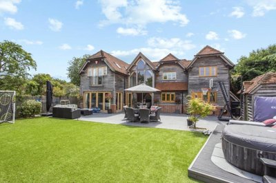 Property on RG24 7DD