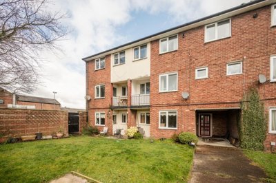 Property on Stanley Court, L40 4LA
