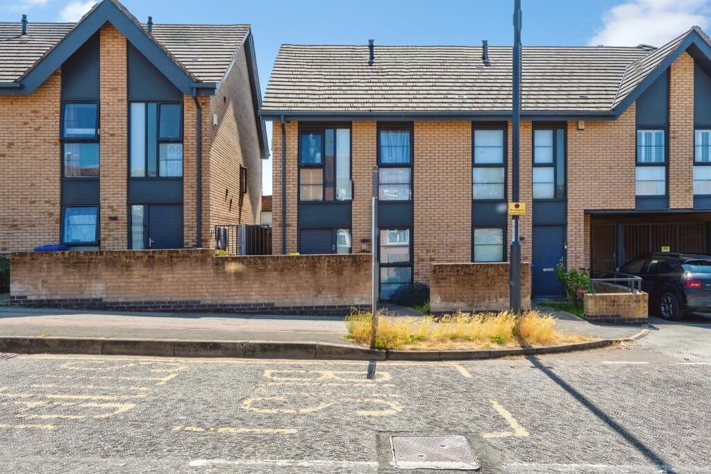 Property main image
