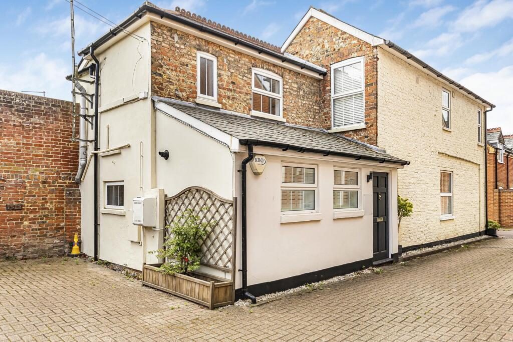 Property main image