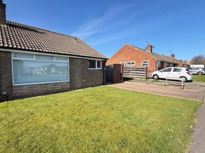 Property on Eastway, YO11 3QY