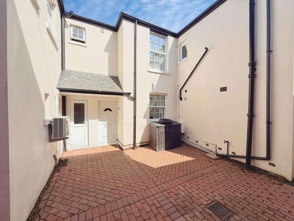 Terraced House