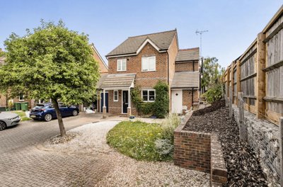 Property on Hamblin Meadow, RG17 0HJ
