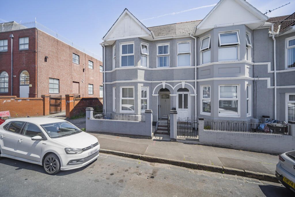 Property main image