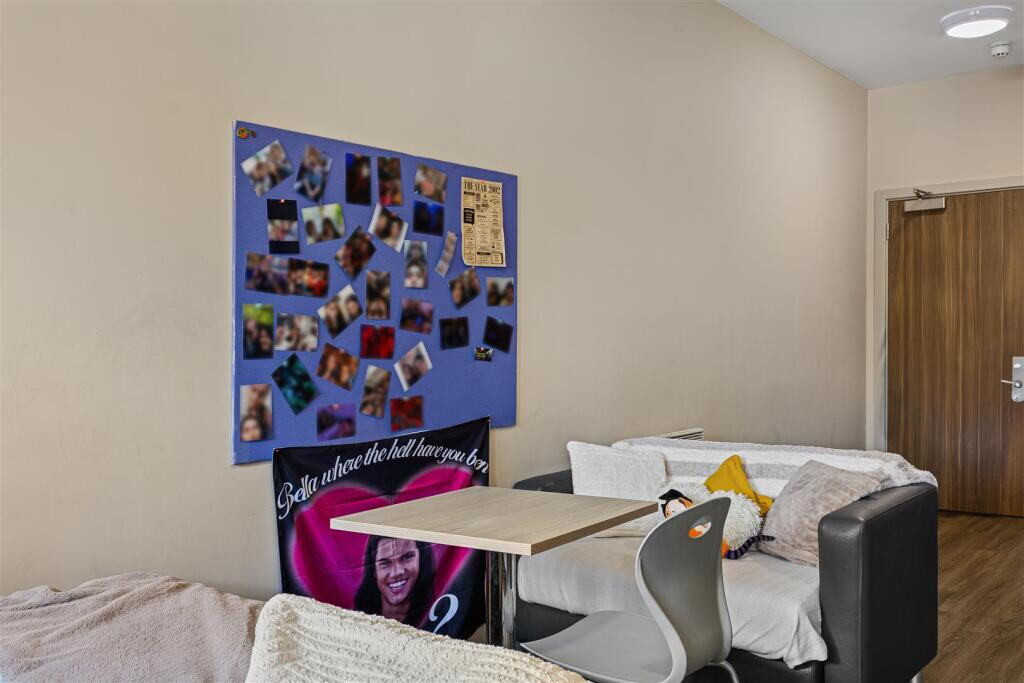 Thumbnail 11