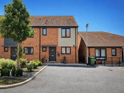 Property on Chalk Way, PO6 1DW