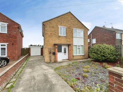 Property on Hillcrest Gardens, NR32 4ED