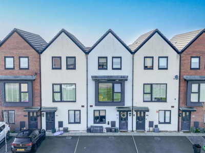 Property on Ffordd Penrhyn, CF62 5DJ