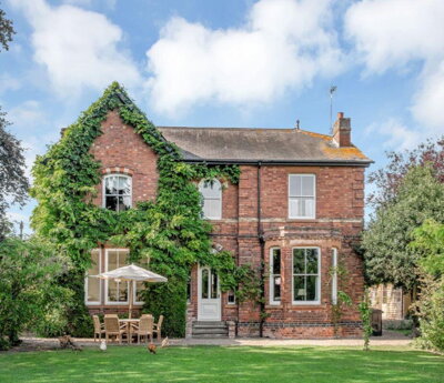 Property on Lee Road, NG14 5GP