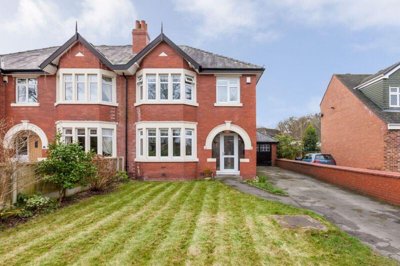 Property on Junction Lane, L40 5SS