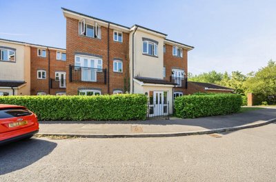 Property on Kiln Way, LU5 4GY