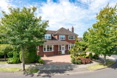 Property on Headland Close, WA3 1HH
