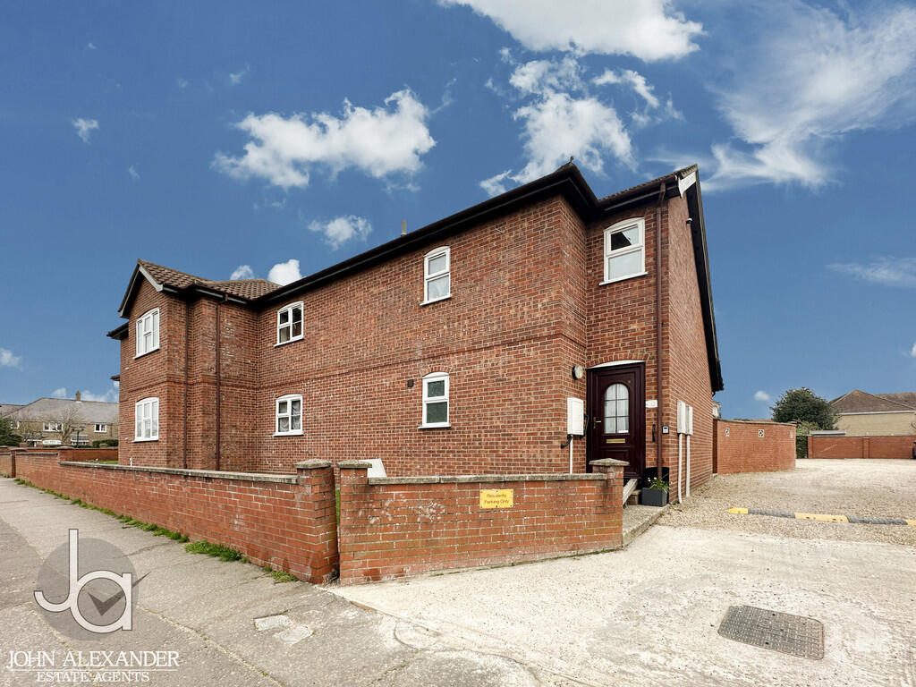 Ground Maisonette