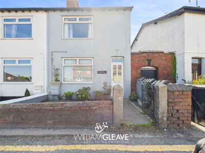 Property on Old Mold Road, CH5 3AX